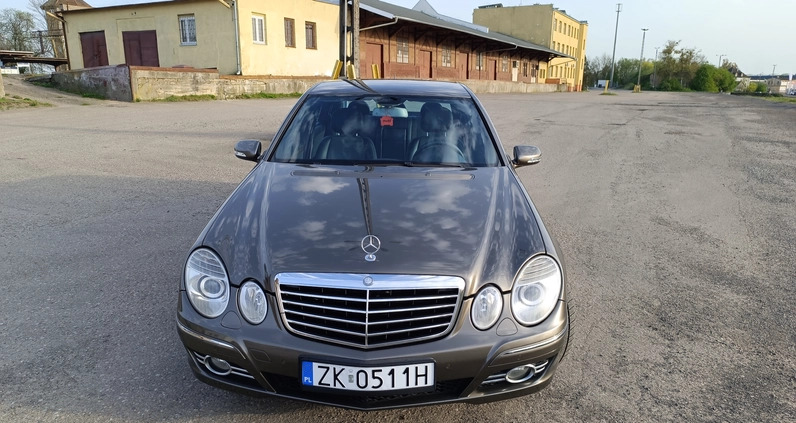 Mercedes-Benz Klasa E cena 29900 przebieg: 258000, rok produkcji 2006 z Koszalin małe 92
